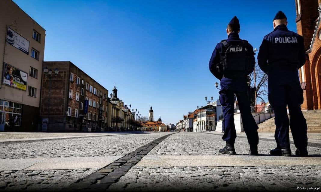 Policja Ciechanów poszukuje osoby podejrzanej o kradzież portfela